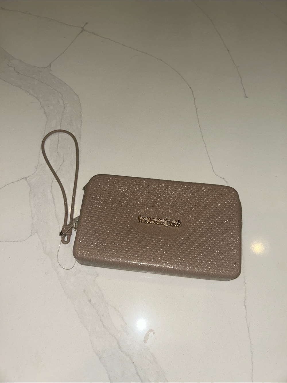 Havaianas Pebbled Zip Wristlet Wallet in Taupe Beige Glitter NWOT